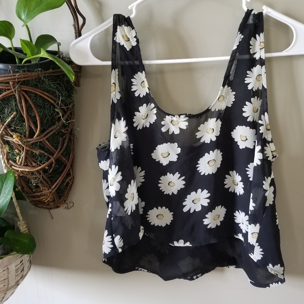 Womens daisy crop top